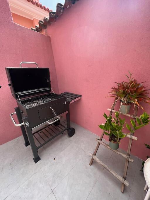 Luxury Artistic Digital Nomad Getaway W/ Terrace Apartment Lisbon Exterior photo