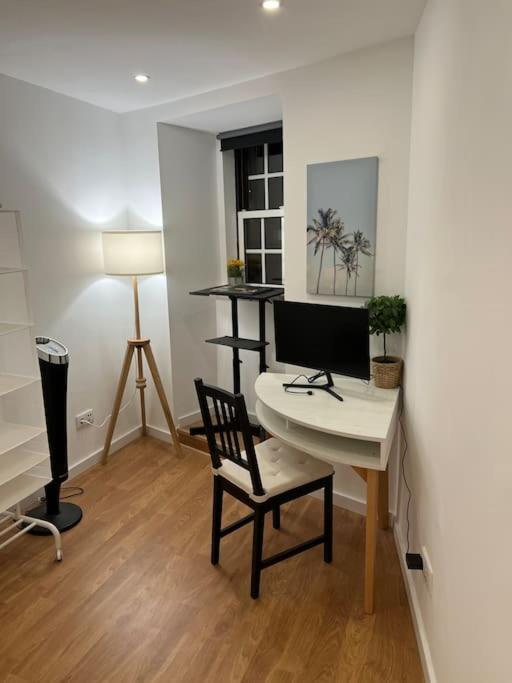 Luxury Artistic Digital Nomad Getaway W/ Terrace Apartment Lisbon Exterior photo