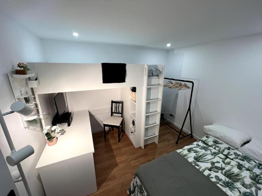 Luxury Artistic Digital Nomad Getaway W/ Terrace Apartment Lisbon Exterior photo