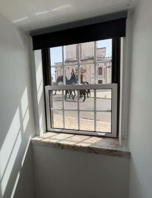 Luxury Artistic Digital Nomad Getaway W/ Terrace Apartment Lisbon Exterior photo
