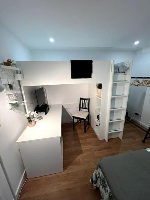 Luxury Artistic Digital Nomad Getaway W/ Terrace Apartment Lisbon Exterior photo