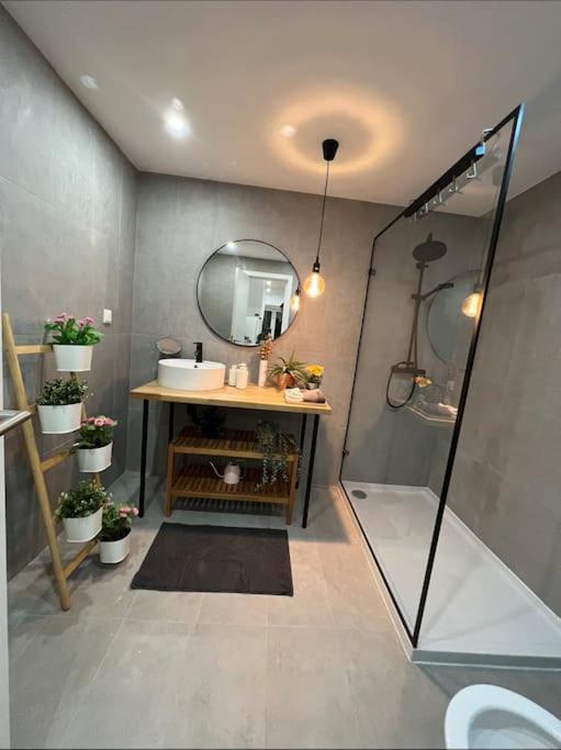 Luxury Artistic Digital Nomad Getaway W/ Terrace Apartment Lisbon Exterior photo